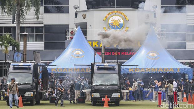 TNI Angkatan Laut (TNI AL) menggelar pemusnahan barang bukti narkoba seberat 179 KG narkoba jenis kokain di Koarmada I, Jakarta, Kamis (2/6/2022).
