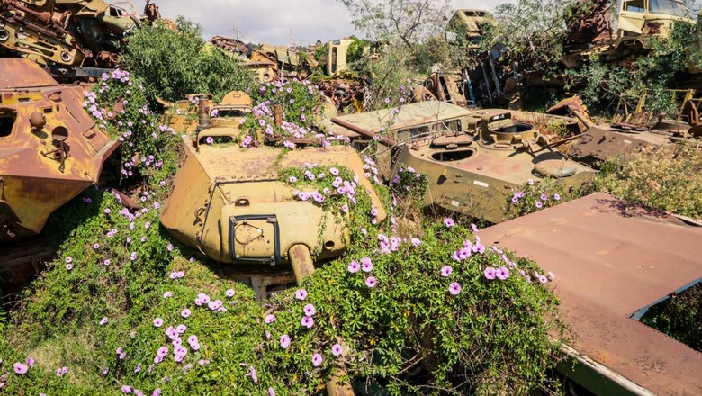 Kuburan Tank di Kota Asmara