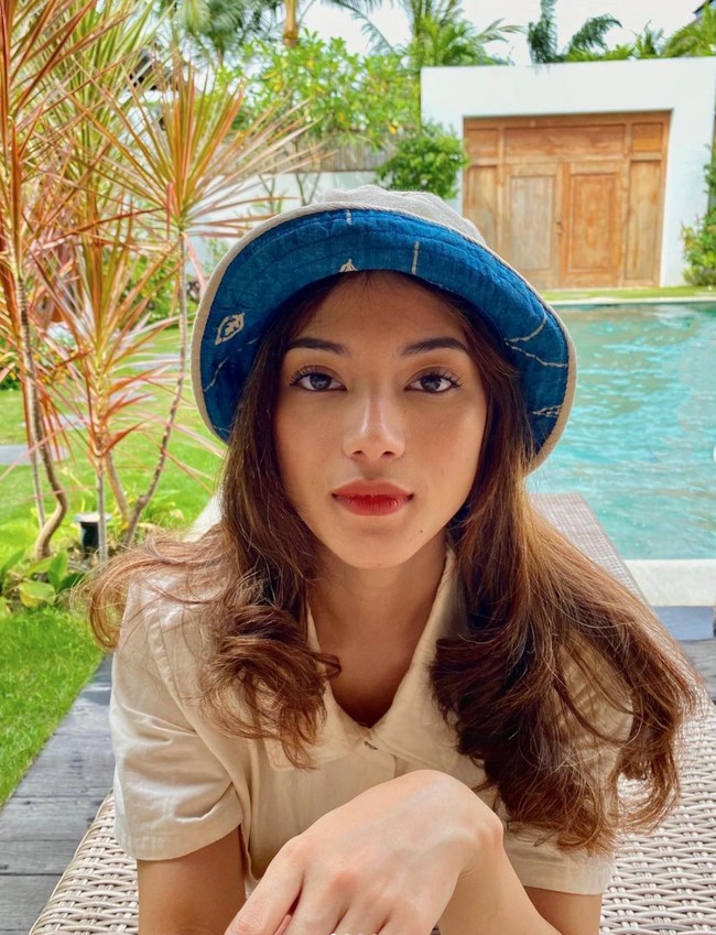 Melihat kedekatan Malika dengan Afgan dalam video viral tersebut membuat tak sedikit publik yang menduga jika keduanya memiliki hubungan spesial. Terlebih karena keduanya tampak mesra di depan Rossa. Hal itu seolah menandakan jika hubungan Afgan dan Rossa mungkin telah kandas. Foto: Instagram/@malika.bstr