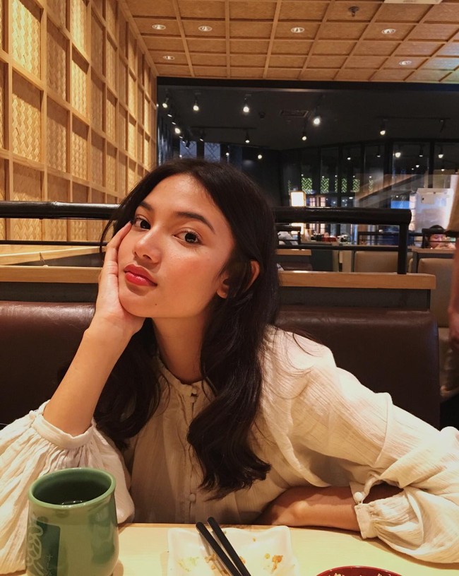 Memiliki paras yang cantik, tak heran jika Malika mampu membuat para pria menjadi terpesona. Walau kini Malika dan Afgan digosipkan sedang dekat, namun keduanya belum memberikan konfirmasi apapun mengenai hal itu. Foto: Instagram/@malika.bstr