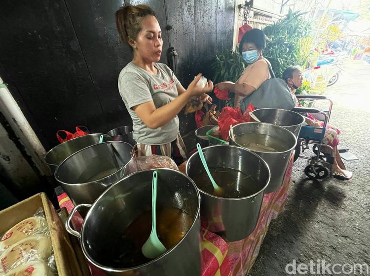 Petak Sembilan, Surga Pemburu Kuliner
