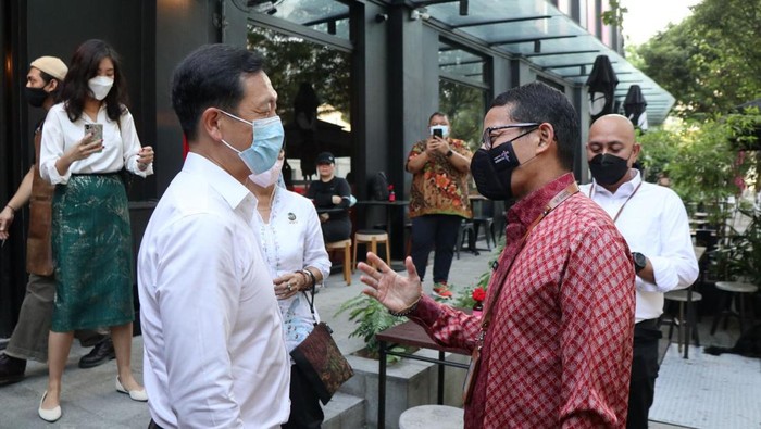 Menparekraf Sandiaga Uno dan Menkes Singapura Ong Ye Kung