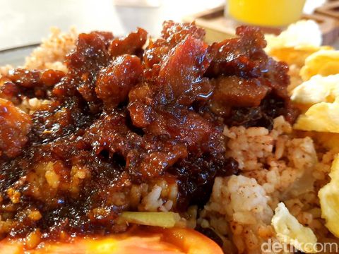 Menu Nasi Rempah Sapi di Lexi the Flying Tiger Kota Bandung.