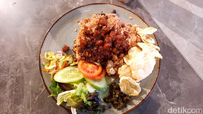Menu Nasi Rempah Sapi di Lexi the Flying Tiger Kota Bandung.