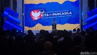 Surya Paloh membuka acara Silatnas NasDem yang mengusung tema Kita Pancasila: Pancasila Menjawab Tantangan Zaman.
