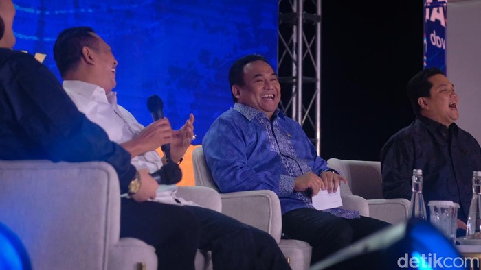 Momen Erick Thohir hingga Bamsoet Hadiri Silatnas NasDem Partai NasDem menggelar silaturahmi nasional memperingati hari lahir Pancasila. Menteri BUMN Erick Thohir sampai Ketua MPR Bambang Soesatyo (Bamsoet) turut diundang.