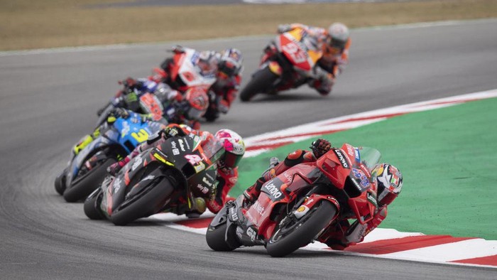 BARCELONA, SPAIN - JUNE 06: Jack Miller of Australia and Ducati Lenovo Team leads the field during the MotoGP race during the MotoGP of Catalunya - Race at Circuit de Barcelona-Catalunya on June 06, 2021 in Barcelona, Spain. (Photo by Mirco Lazzari gp/Getty Images)