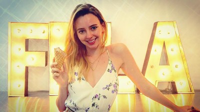 Natasha Bassett, Kekasih Elon Musk yang Hobi Kulineran