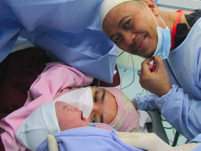Opick dikaruniai anak kedua dari Bebi Silvana.