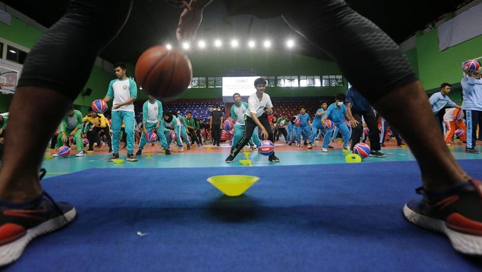 Pelatihan Basket untuk Guru Olahraga Pelatihan basket diberikan kepada 450 guru dari madrasah di bawah naungan Kemenag. Pelatihan ini untuk menetapkan standar bagaimana olahraga seharusnya diajarkan.