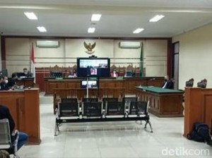 Bupati Nonaktif Probolinggo Puput Tantriana Divonis 4 Tahun Penjara