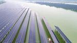Nih PLTS Hibrid di China, Siang Solar Panel, Malam Pakai Air Pasang
