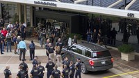 Dilansir dari CNN, Kamis (2/6), pelaku penembakan tewas di tempat. Wakil Kepala Departemen Kepolisian Tulsa Eric Dalgleish menduga pelaku tewas dengan menembak dirinya sendiri. Ian Maule/Tulsa World via AP.