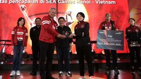 Apresiasi ini merupakan bentuk penghargaan dari Bank Mandiri atas keberhasilan Timnas Basket Putra Indonesia setelah berhasil mengukir sejarah meraih medali emas pertama kali serta Timnas Putri yang meraih perak dan perunggu di SEA Games Vietnam lalu.