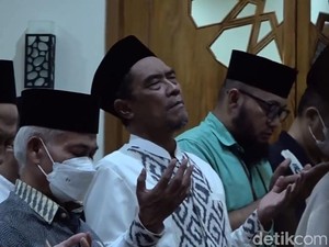 MUI Gelar Salat Gaib Bersama Keluarga Ridwan Kamil di Bandung