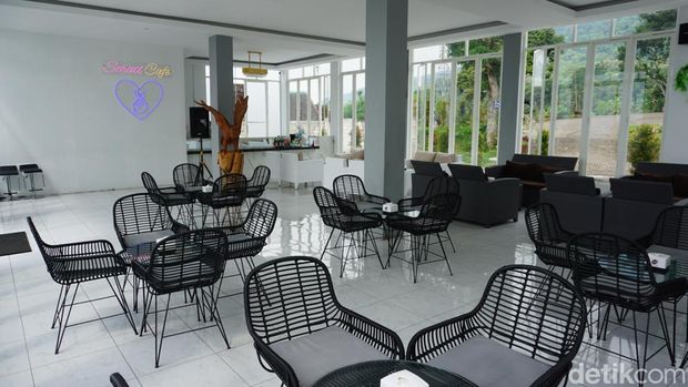 Indoor spot Sehati Cafe Trawas