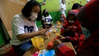 Mothercare adalah pengecer global terkemuka untuk orang tua dan anak-anak. Dengan pengalaman lebih dari 60 tahun dan lebih dari 1300 gerai di 56 negara termasuk gerai Early Learning Centre, Mothercare menyediakan kebutuhan para orang tua dan calon orang tua di satu tempat.  