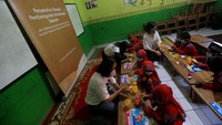Saat ini, Early Learning Centre Indonesia mengoperasikan 48 gerai di 15 kota besar di Indonesia di bawah manajemen Kanmo Group, yang juga mengoperasikan Mothercare dan 9 kids, fashion & lifestyle brand serta aksesoris ternama dunia lainnya.  