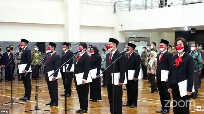 Suasana pelantikan pegawai KPK