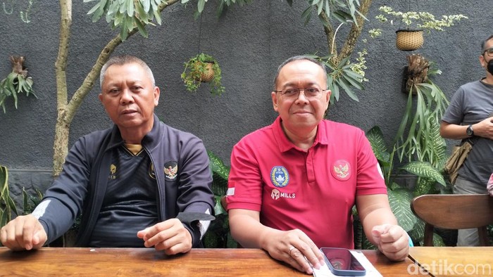 Sudjarno dan Ahmad Hadian Lukita.