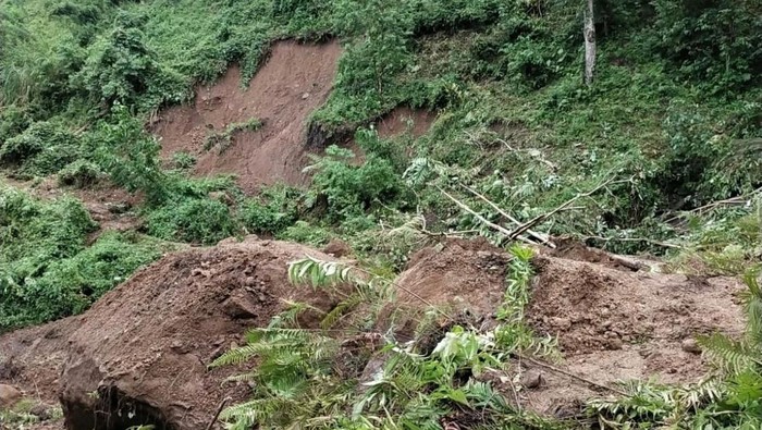 Tanah longsor di Kecamatan Malunda, Majene, Sulbar.