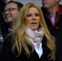 Aku tinggal untuk dua tahun lagi. Mengapa adalah pertanyaannya sekarang. Karena Ulla ingin tetap tinggal. Sebagai suami yang baik, apa yang lakukan ketika istrimu ingin tinggal? Kamu tinggal. Itu bukan satu-satunya alasan tapi salah satu alasan, ungkapnya dalam sebuah video yang diunggah di Twitter.Foto: Getty Images