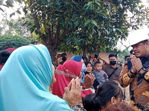 Sapa Warga di Medan Denai, Bobby Nasution Tak Lagi Pakai Masker