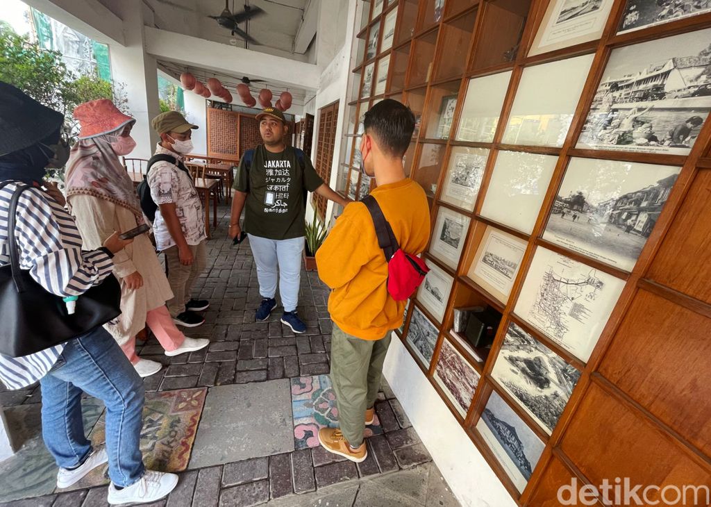 Suasana saat walking tour dengan rute Chinatown Glodok