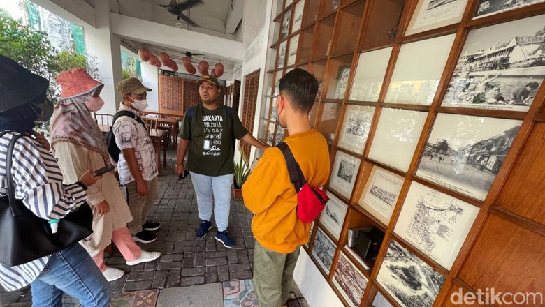 Walking Tour Menyusuri Glodok Suasana saat walking tour dengan rute Chinatown Glodok
