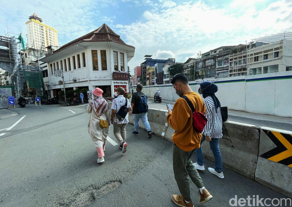Suasana saat walking tour dengan rute Chinatown Glodok
