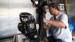 Warga Rusun Jatinegara Barat Diajari Perbengkelan dan Tune Up Motor