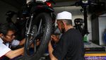 Warga Rusun Jatinegara Barat Diajari Perbengkelan dan Tune Up Motor