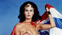 Lynda Carter memerankan Wonder Woman atau Diana Prince untuk serial televisi Wonder Woman. (Foto: Getty Images/Silver Screen Collection)