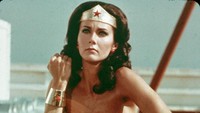 Lynda Carter main sebagai Wonder Woman di tahun 1975. (Foto: Getty Images/Warner Bros.)