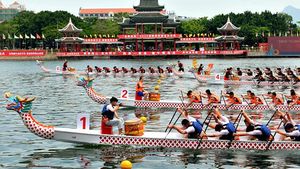 Adu Cepat Perahu Naga Lintasi Selat Taiwan