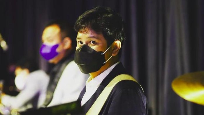 Andrie Bayuajie gitaris kahitna