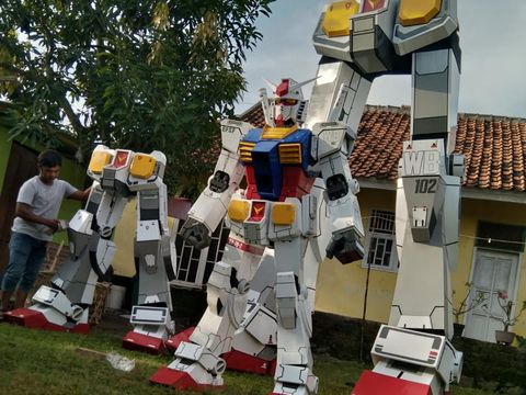 Anwar Maulana, sosok di balik figur Gundam berukuran jumbo di Subang