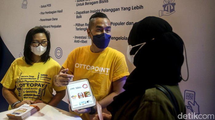 Asyik! Belanja di Warung-Toko Kelontong Bisa Tanpa Tunai Pakai Ini Kecanggihan teknologi bikin proses transaksi ekonomi kian mudah dengan pembayaran digital. Tak cuma uang tunai, belanja di warung kini bisa melalui EDC dan QRIS
