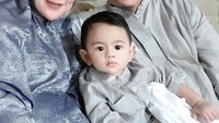 Kini pasangan bahagia ini memiliki dua anak laki-laki. Bebi dikabarkan melakukan operasi caesar untuk persalinan putra keduanya. Foto: Instagram @bebi.silvana