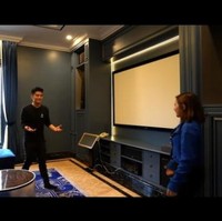 Inilah bioskop pribadi di rumah mewah milik Prilly Latuconsina. Selain menonton film favorit, ia juga memanfaatkan rumah ini sebagai tempat karaoke. (Foto: Youtube)