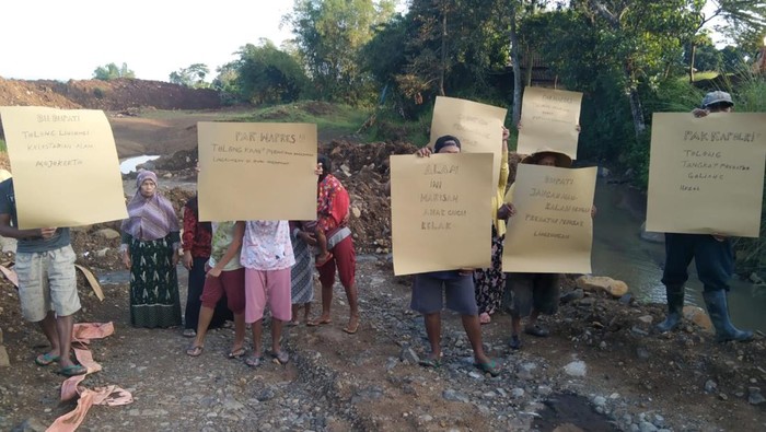 Demo tambang galian C Mojokerto