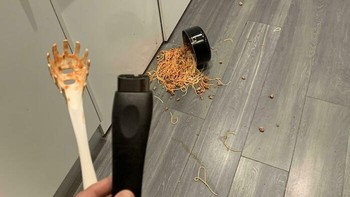 Sudah capek masak malah jatuh gara-gara pegangan pancinya rusak. Dok. Boredpanda