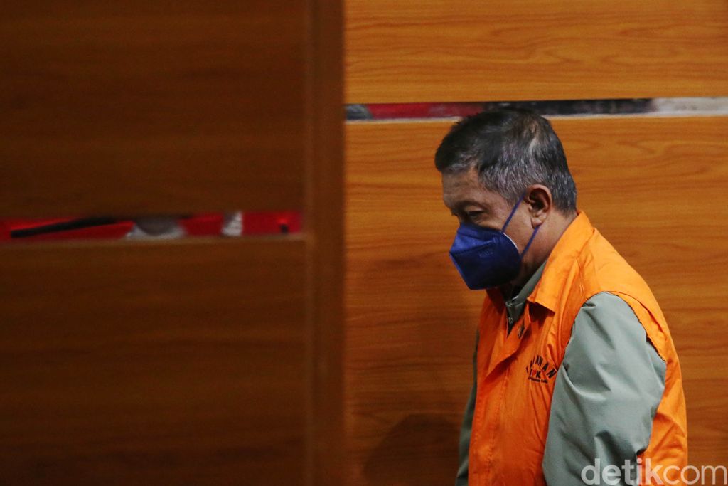 Eks Wali Kota Yogyakarta Haryadi Suyuti ditetapkan sebagai tersangka kasus dugaan suap pengurusan izin apartemen di Yogyakarta. Haryadi pun langsung ditahan oleh KPK, Jumat (3/6/2022).