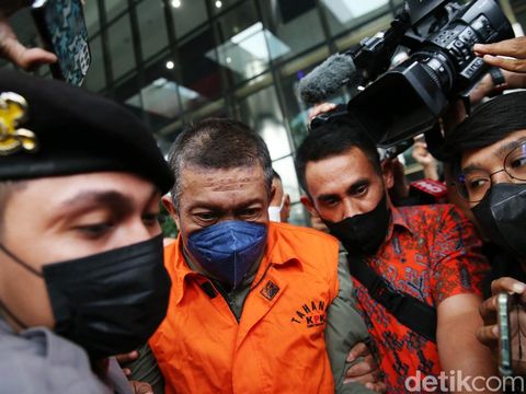 Eks Wali Kota Yogyakarta Haryadi Suyuti ditetapkan sebagai tersangka kasus dugaan suap pengurusan izin apartemen di Yogyakarta. Haryadi pun langsung ditahan oleh KPK, Jumat (3/6/2022).