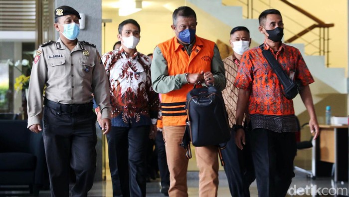Eks Wali Kota Yogyakarta Haryadi Suyuti ditetapkan sebagai tersangka kasus dugaan suap pengurusan izin apartemen di Yogyakarta. Haryadi pun langsung ditahan oleh KPK, Jumat (3/6/2022).