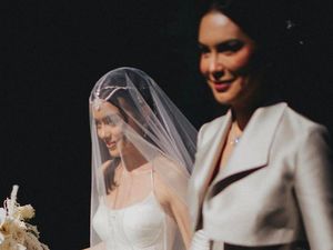 Momen Haru di Pernikahan Eva Celia dan Demas Narawangsa