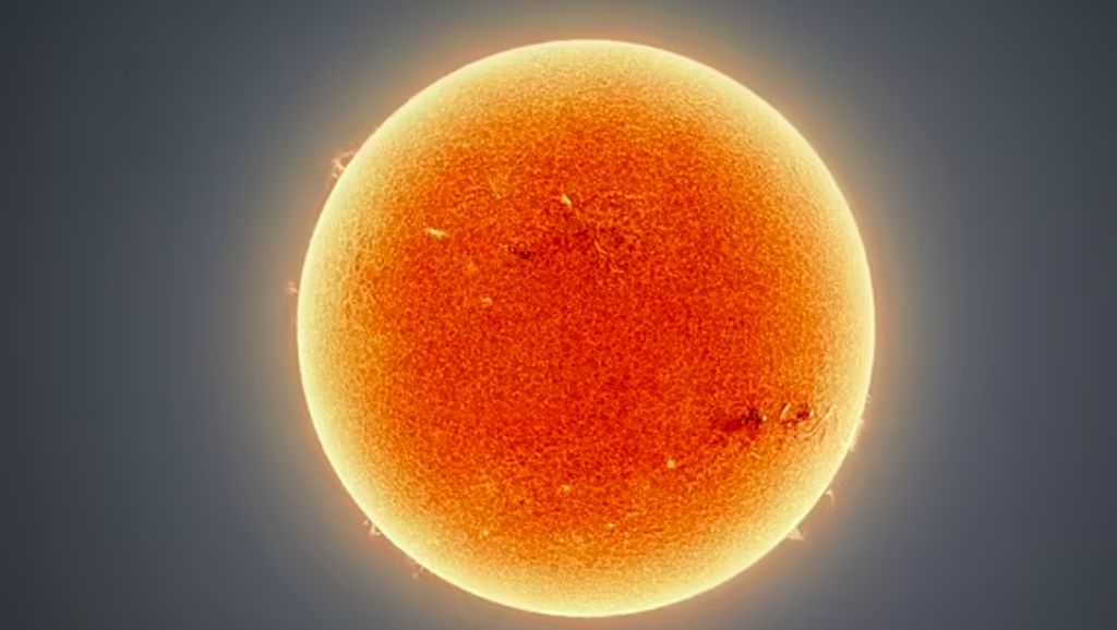 Bintang Pertama Alam Semesta 100 Kali Massa Matahari