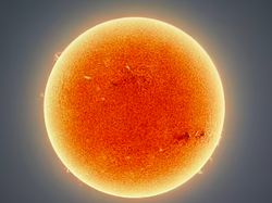 Foto Terbaru Matahari, Sedang Aktif-aktifnya