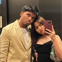 Walaupun hubungan asmara antara Fuji dan Thoriq selalu menarik dan mencuri perhatian, namun tak sedikit yang menilai jika hal tersebut tidak perlu dipertontonkan di televisi. Padahal acara TV itu sendiri baru mulai tayang pada 8 Mei 2022 dan belum genap 1 bulan. Foto: Instagram