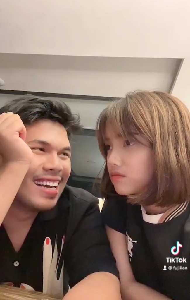 Hubungan antara Fuji dan Thoriq sendiri mulai terjalin sejak keduanya terlihat membuat konten YouTube bersama. Fuji dan Thoriq kemudian mengumumkan hubungannya melalui unggahan Instagram yang memperlihatkan keduanya sedang makan malam bersama. Foto: Instagram